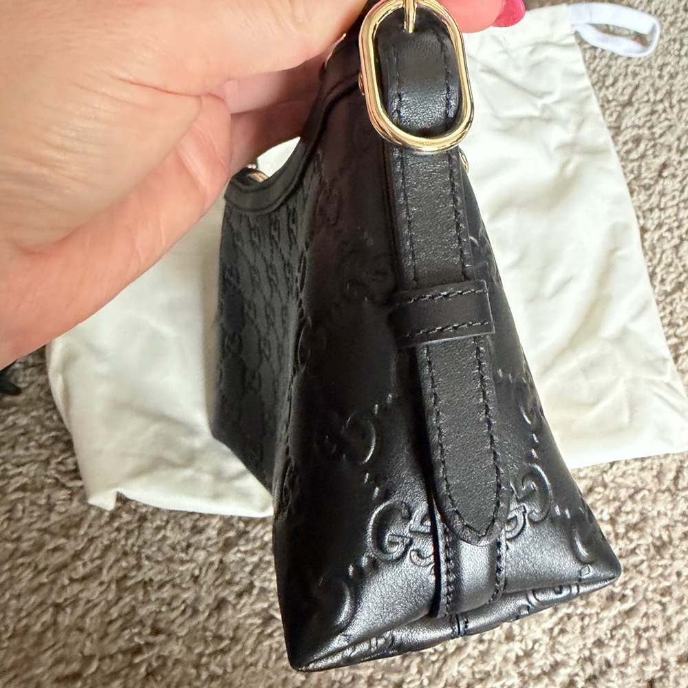 Gucci Black Embossed Leather Shoulder Bag - Picture 6 of 10